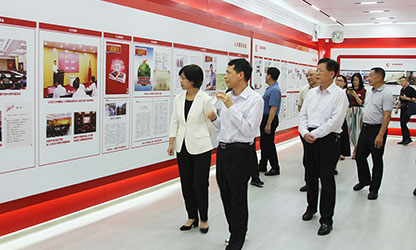 福建省政協(xié)副主席黃玲調(diào)研虹潤公司